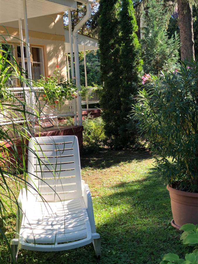 Szem-s Vendégház Balatonszárszó Esterno foto